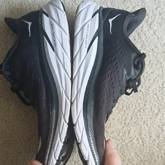 Women's Hoka Black & White Clifton 8 Running Shoes - Picture 6 of 8